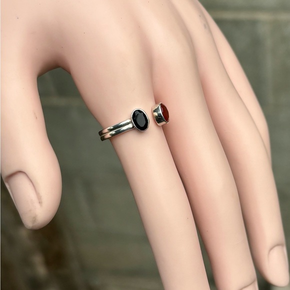 Carnelian & Onyx Ring - Picture 12 of 15